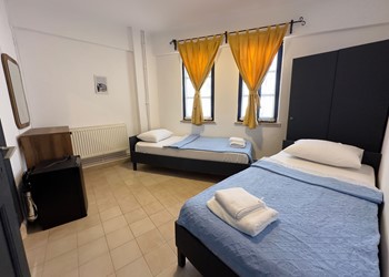 Gürkol Pansiyon - 2 No 2 single beds room in Bozcaada