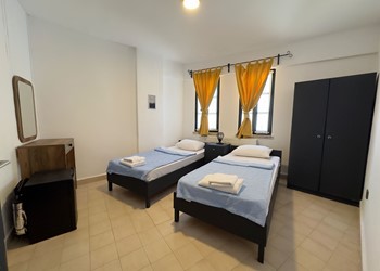 Gürkol Pansiyon - Gürkol 3 Room 2 single beds room in Bozcaada